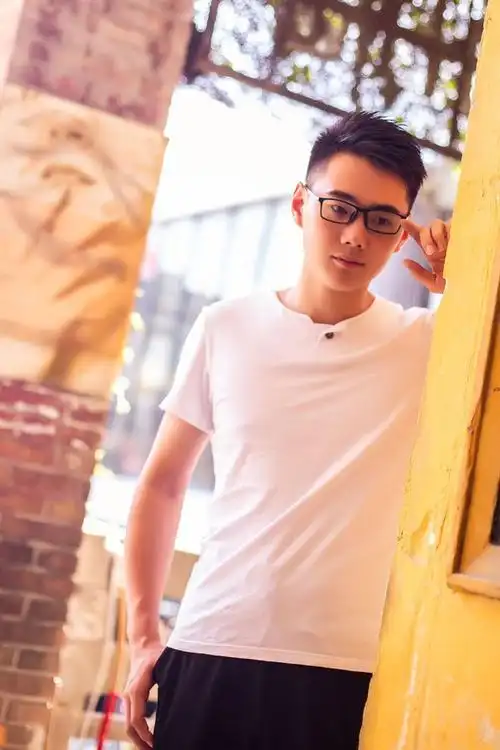 高级美容护理顾问宋佩璐我负责专业你负责坚持