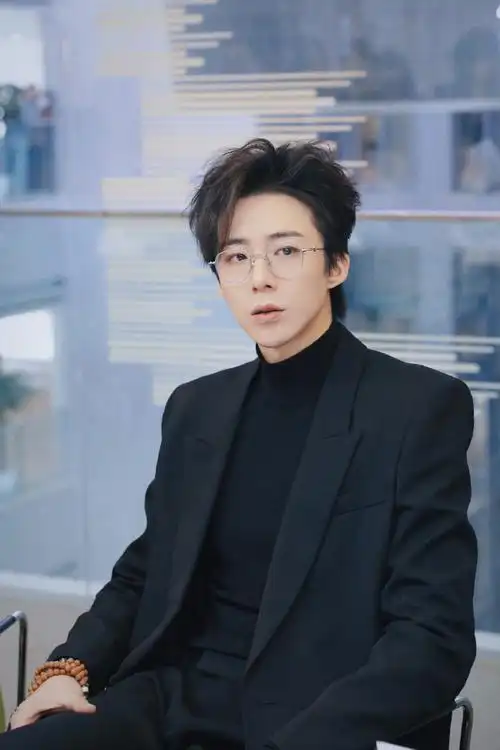 刘宇宁新歌唯一的回答mv上线##刘宇宁请和这样的我恋爱吧主题曲mv