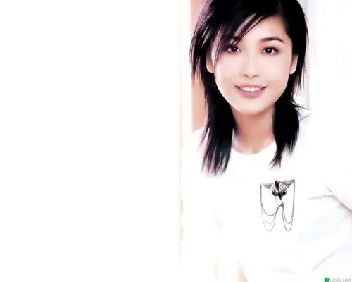 香港著名影视歌三栖艺人——周丽淇