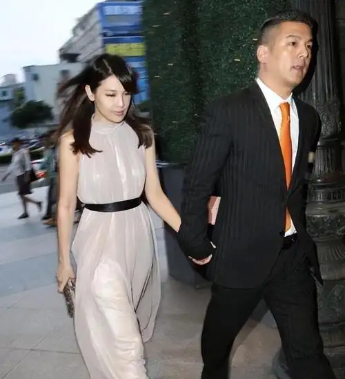 "富豪前夫"孙志浩:辜负前妻贾静雯,转头把现任妻子宠成宝