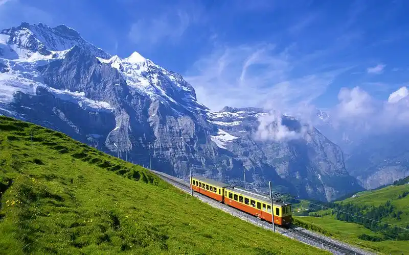 电脑壁纸 风景 风景图片 开往幸福的火车