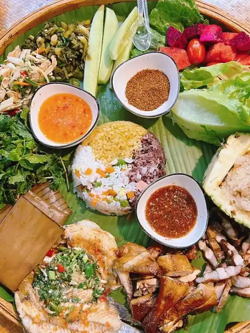 西双版纳美食,8715告庄傣族手抓饭