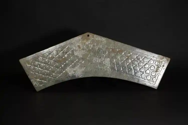 玉磬,战国, 共九件,蒲纹双面工艺雕刻,整体用料上乘,玉磬在古代极其