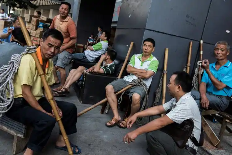 《重庆棒棒儿》 - 图片故事-摄影大赛2016 - 地理中文网—《国家地理