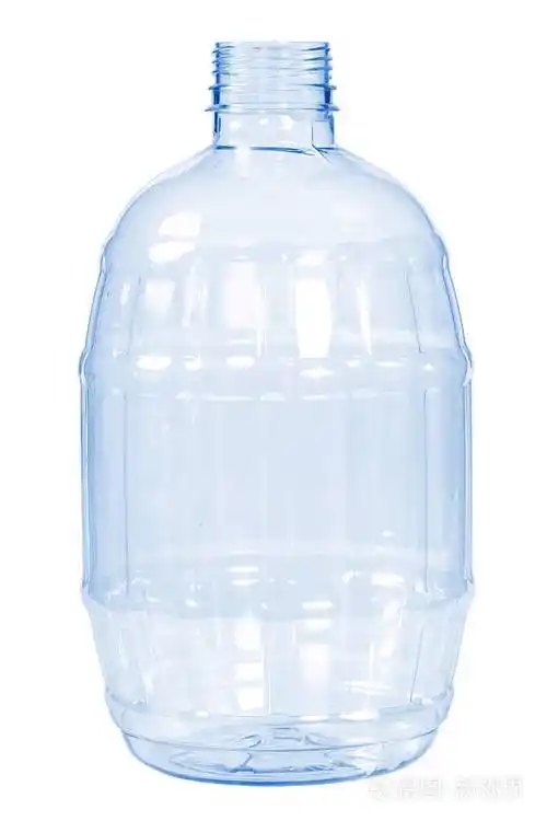 新干净空塑料瓶蓝色颜色白色背景上