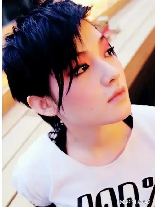 年轻时打舌环切除子宫如今44岁未婚未育的范晓萱可曾后悔过