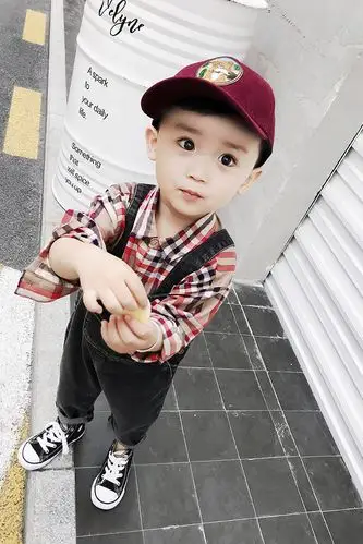 悠悠童话童装男童套装2019春季新款宝宝套装1一3-4岁潮小童牛仔背带裤