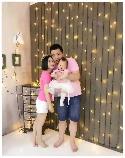 虽然育儿之路充满了挑战,但杨帆和女子一直以乐观的态度迎接着每一个