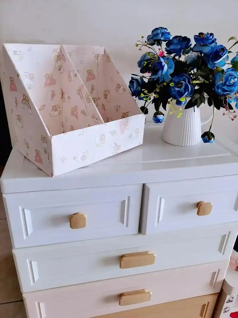 牛奶箱改造简易书架 #变废为宝#手工作业 - 抖音