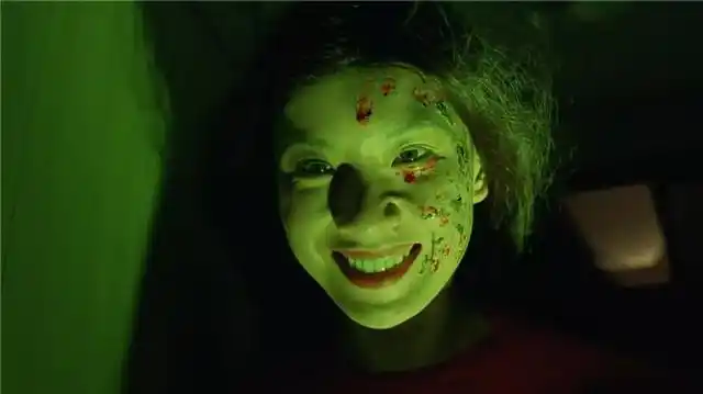 99年8部经典香港鬼片:第7部号称"第一鬼片",票房不到百万