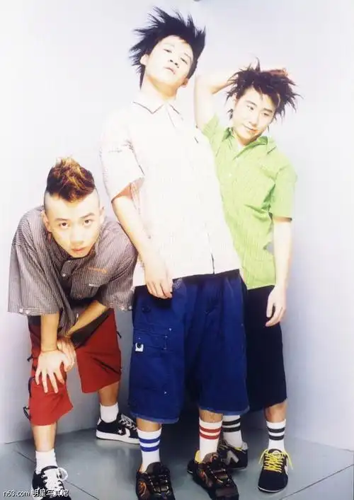 花儿乐队写真图片-自制1024x1024壁纸.-明星写真馆n63.com