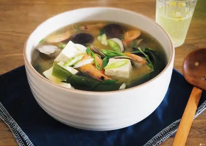 虽然叫醒酒汤,其实是一道海鲜味增汤,竟不知道还有这功效.