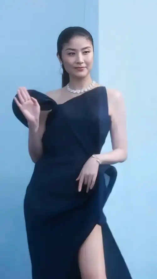 陈慧琳身材苗条气质出众