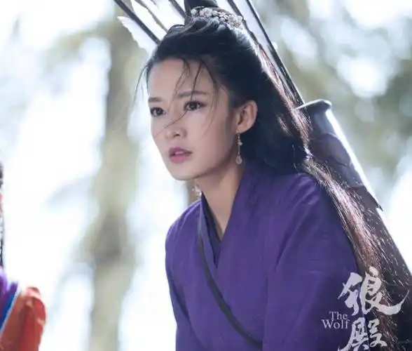 李沁在这部剧中的古装扮相也是十分吸引观众,这次肖战和女神李沁合作