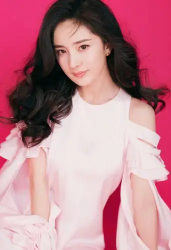 桐谷美玲拍杂志穿搭写真披羽绒服秀户外简约搭配-女神娱乐网