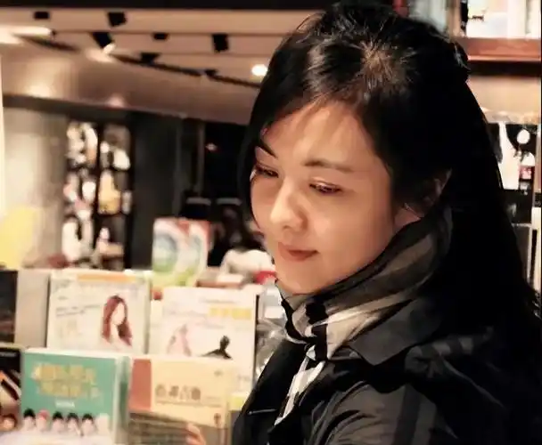 回顾李健32岁父亲离世妻子在最艰难时嫁给他成名后绝不辜负