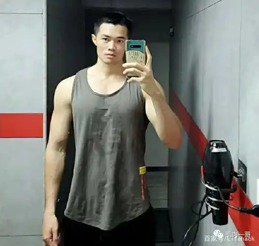 身高190cm体重88公斤,这哥们也太猛了