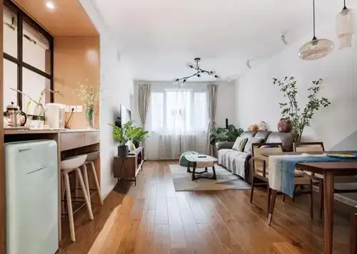 客餐厅连一起小户型这样装才宽敞