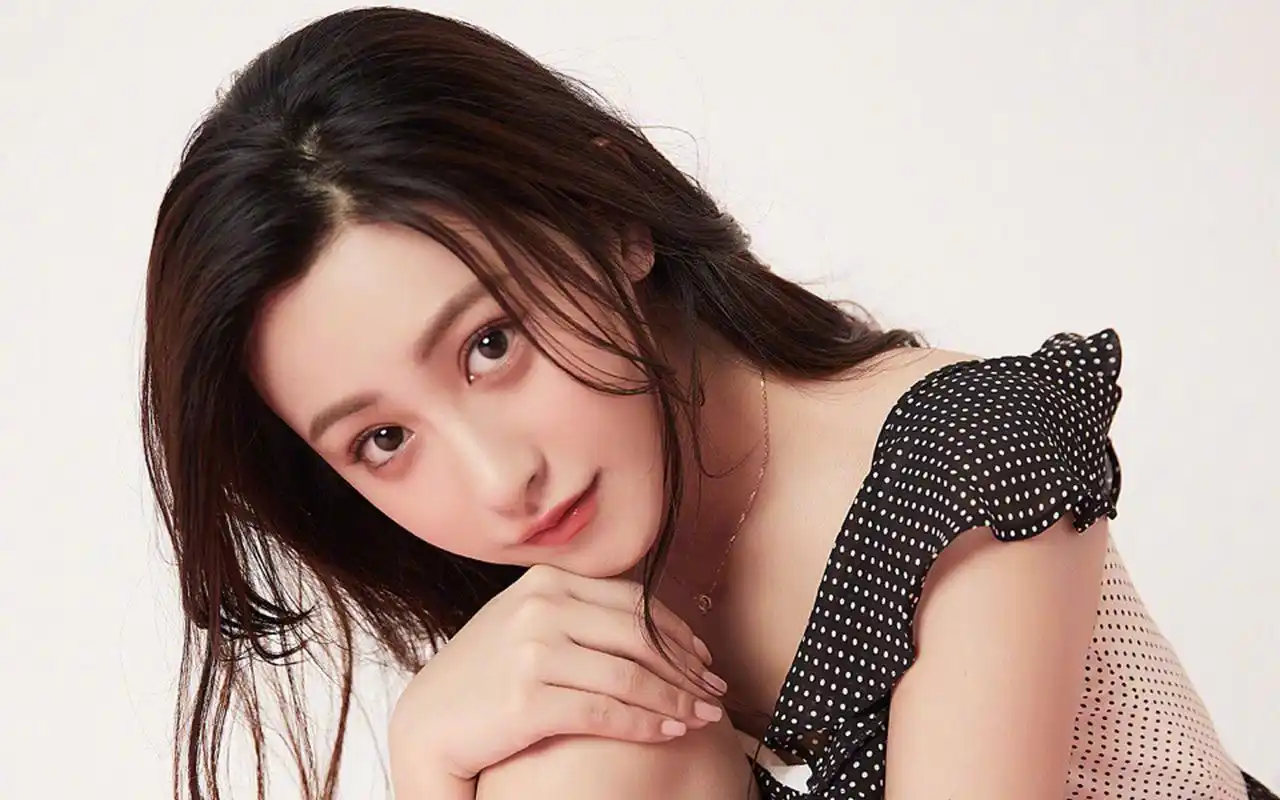 朱圣祎性感写真图片桌面壁纸,喜欢美女明星朱圣祎的朋友赶紧收藏下载