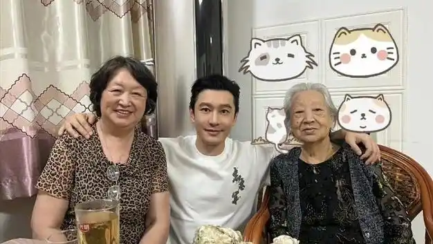 工作之余也不忘与女友叶珂维系感情|杨颖|黄奕|杨洋|女明星_网易订阅