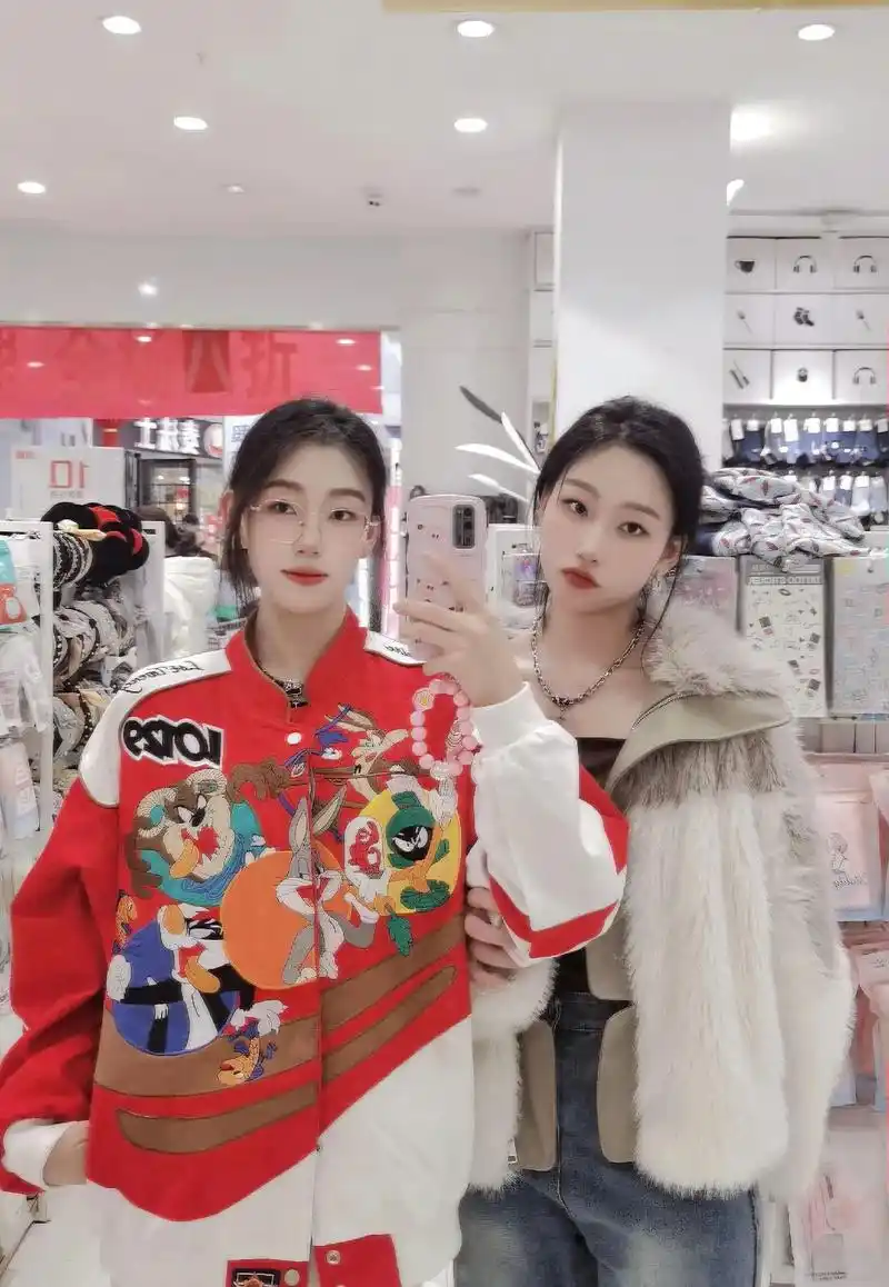 是姐妹   是亲姐妹94.猜猜谁是姐姐   谁是妹妹7215#很 - 抖音