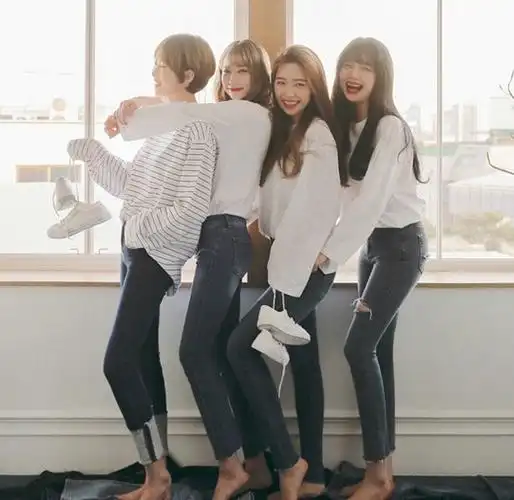 四人闺蜜装图片不一样的闺蜜装图片