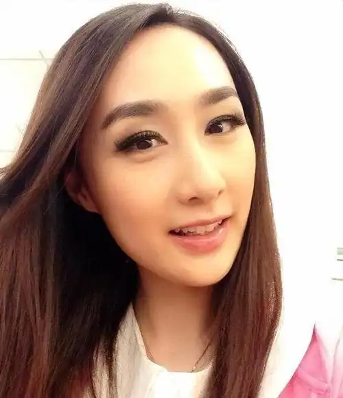 演员雷佳音老婆是吵架吵来的还和岳母处得像姐弟