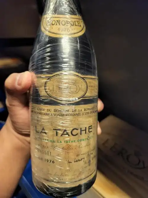 新来的勒桦,好不好我不知道,只看到有些旧#香港  #红酒推荐  #好物