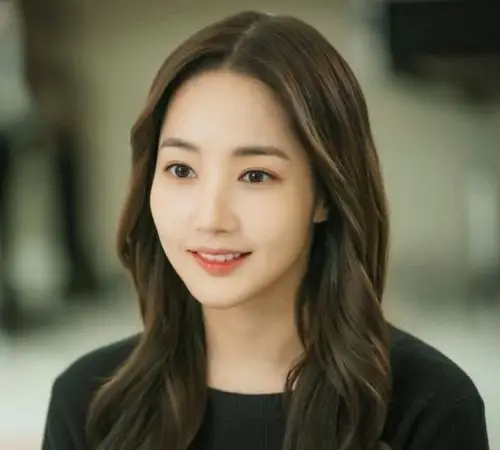 《城市猎人》的女主朴敏英越来越优雅了,很有气质