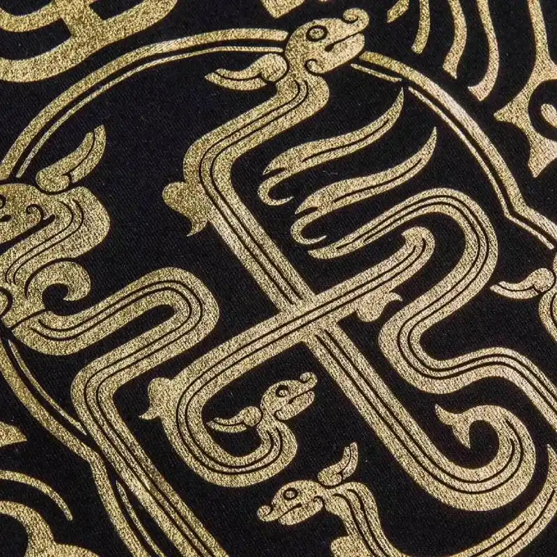 相传黄帝之孙名挥,仿天空弧星之形发明了弓箭,挥因此被赐姓张,后人尊