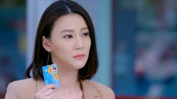 向前一步是幸福林静怡一口气替公司垫了二十万助理当的称职