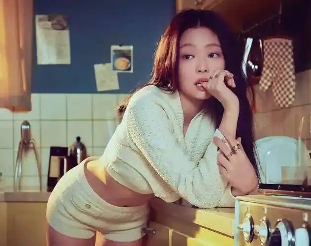 jennie回应演唱会中途离场,已离场过5次,自曝像老奶奶一身是病_身体