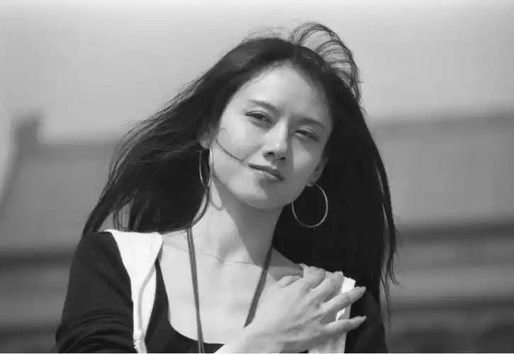 杨丽萍年轻时的照片仿佛仙女下凡美到移不开眼