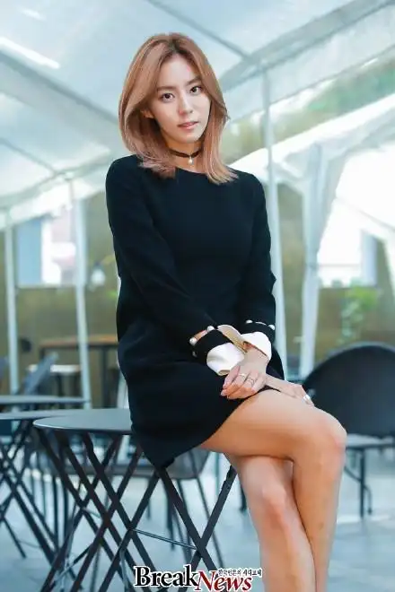 金宥真uie中文后援会     uie在最近终演的sbs月火剧上流社会中通过