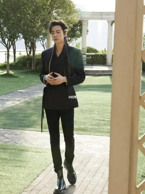 [doge]腹肌只能靠想象[doge]#摩登兄弟刘宇宁