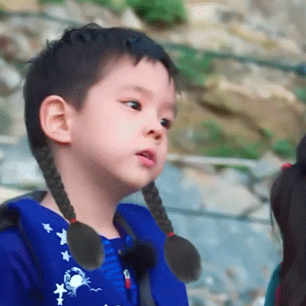 嗯哼帅气可爱小辫子gif动图_动态图_表情包下载_soogif