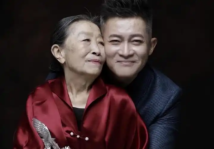 回顾杨志刚娶小师妹张静婚后钱都交给妻子管他过得如何了