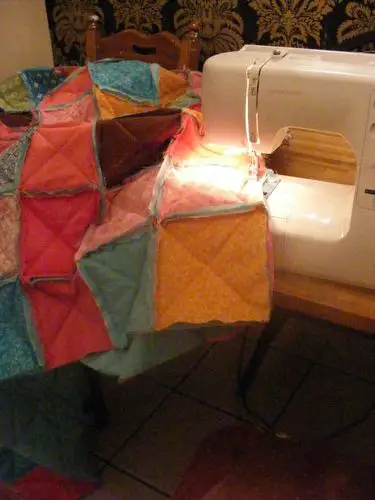 不仅可以作为床单铺在床上,还可以当做小毯子,好看又实用.