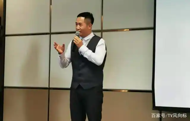 安徽经济广播记者张雷雷在演讲中