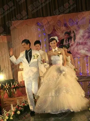 搜狐娱乐讯 11月29日中午,田亮和叶一茜的婚礼将正式在西安香格里拉大