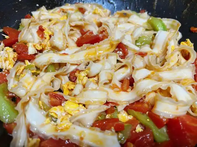 夏天没胃口试试这个番茄炒刀削面吧