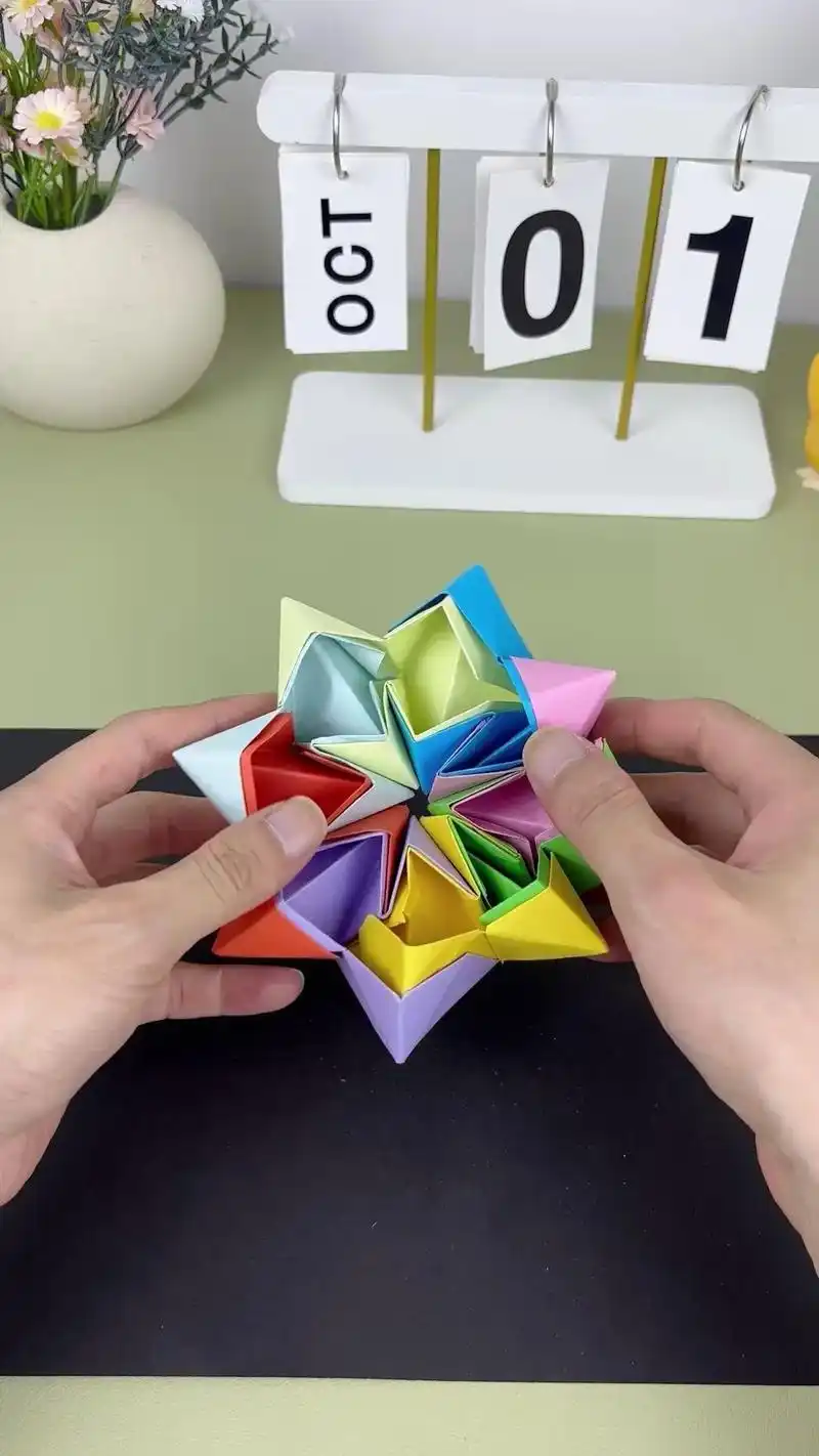 96用折纸做一个彩虹无限翻.