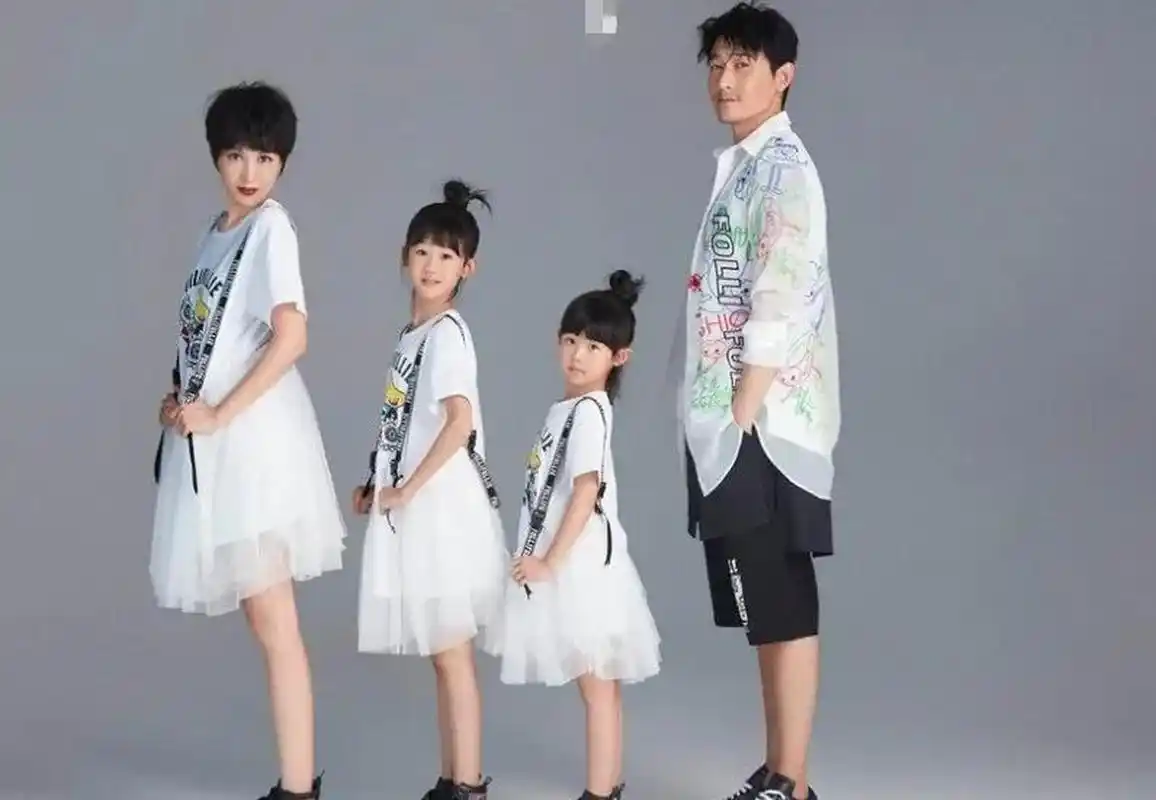 gif创作人# 陆毅全家照,张张都惊艳!