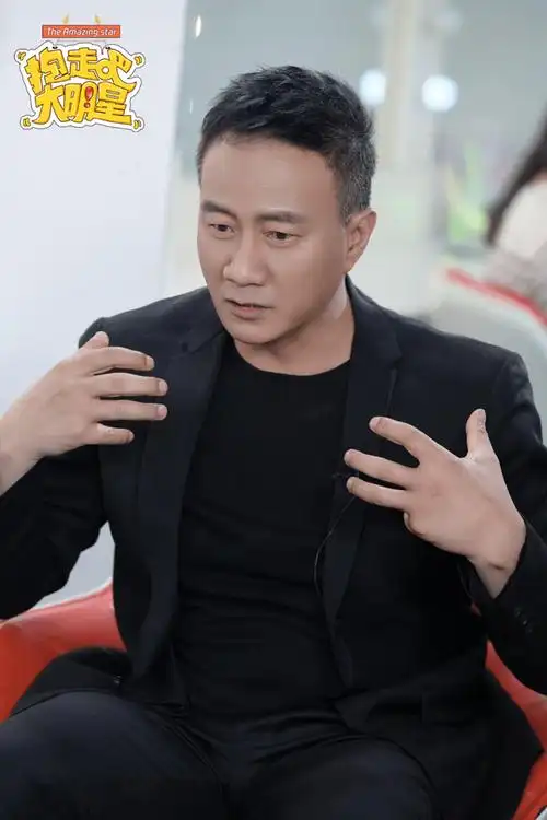 大明星 | 胡军:很多年轻人觉得当演员是条捷径,但其实是个苦活_娱乐