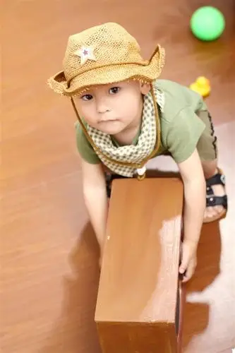 晒晒儿子两周岁照,帅哥哦,呵呵