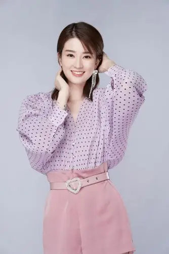 支持   键翻阅图片 列表查看 大图 全屏观看 2 / 4 乔欣花花万物节目