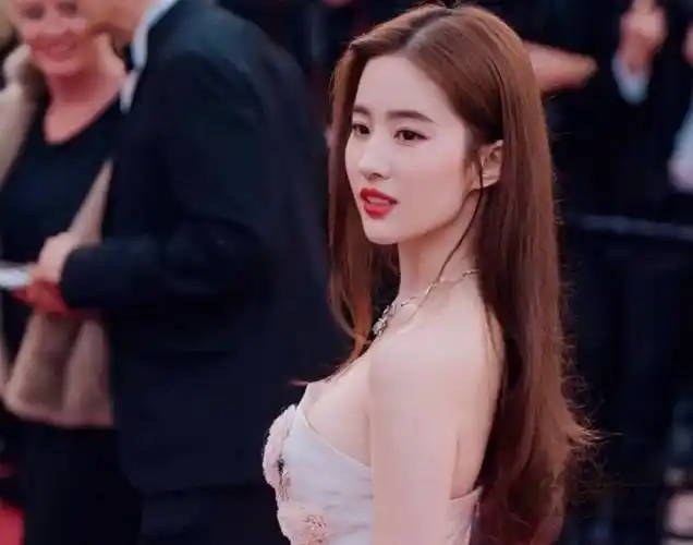 内地女演员最好看的是谁 刘亦菲是观众心中永远的神_漂亮女人街