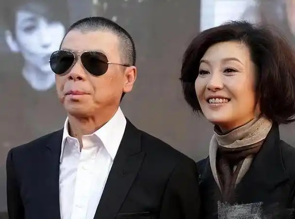 回顾有一种算计叫徐帆与冯小刚结婚24年善恶报应终于出来了