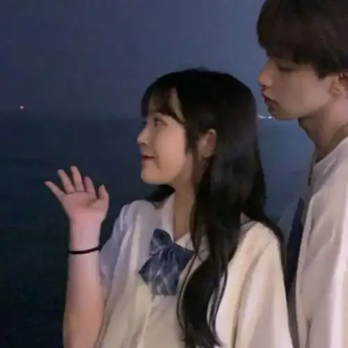 初中的妹妹换头像了!怕她早恋