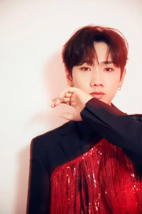 > 汪苏泷酷帅养眼西装写真图片(8/9)